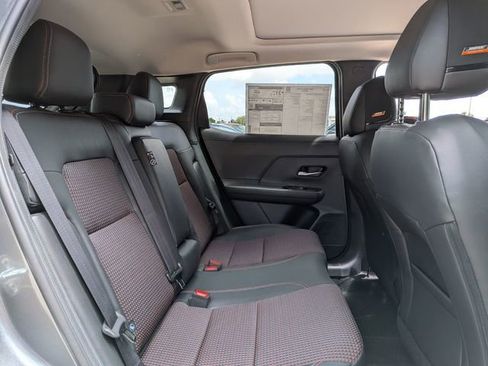 New 2026 Nissan Kicks SR FWD image 29