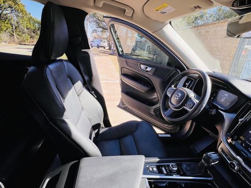 Used 2020 Volvo XC60 T5 Momentum w/ Protection Package Premier image 20