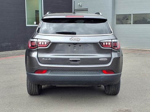 Used 2023 Jeep Compass Latitude AWD/4WD image 3