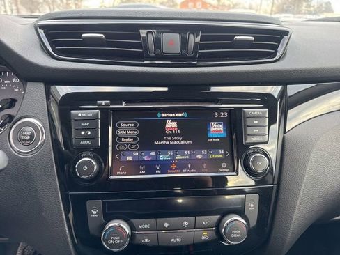 Used 2022 Nissan Rogue Sport SL image 18