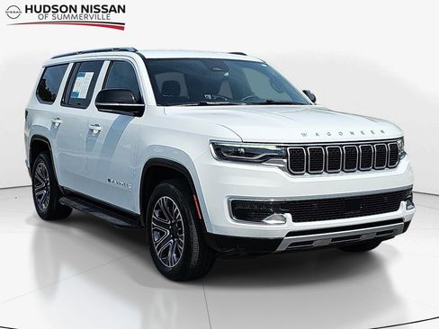 Used 2024 Jeep Wagoneer Series II w/ Flexible Seating Group RWD image 1