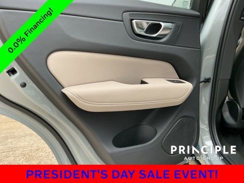 New 2026 Volvo XC60 B5 Plus w/ Protection Package Premier image 31