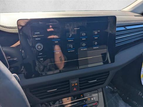 Certified 2025 Volkswagen Jetta S image 14