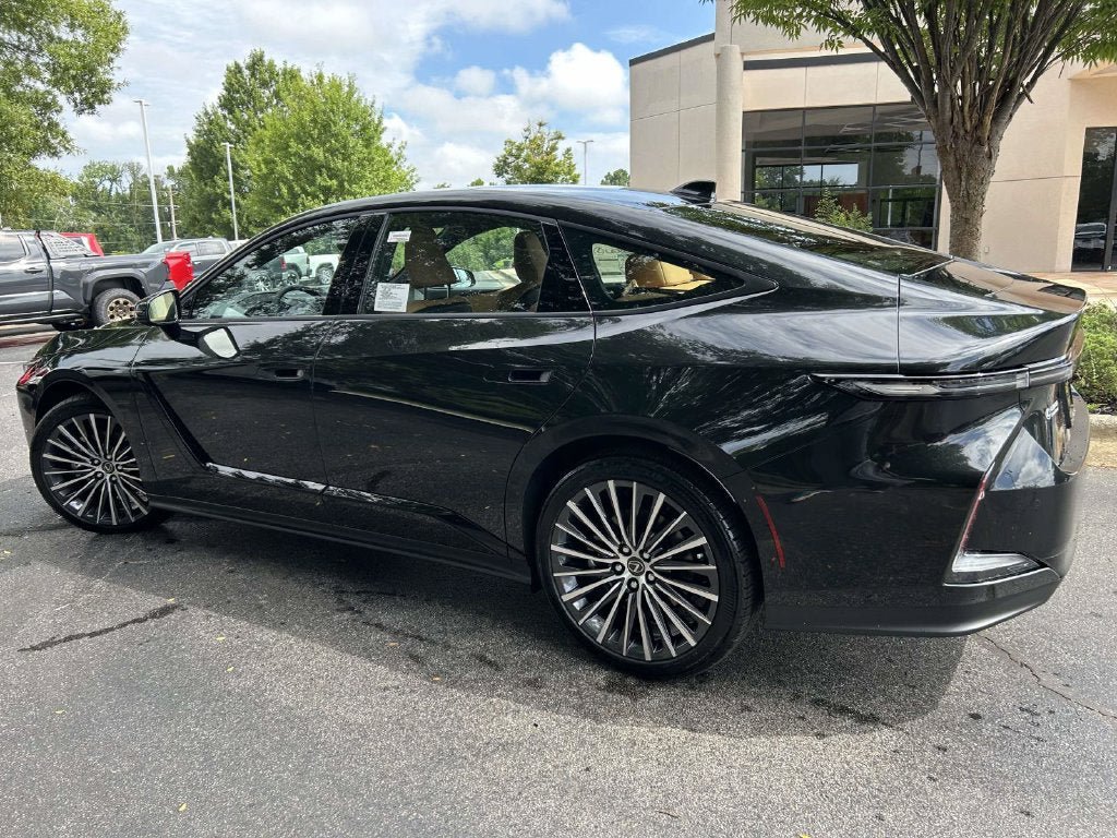 New 2026 Lexus ES 350e w/ Cold Area Package FWD image 4