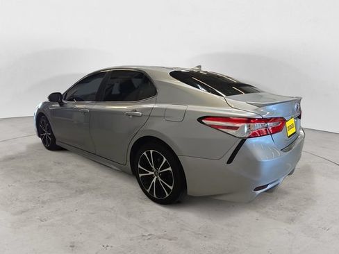 Used 2020 Toyota Camry SE FWD image 7