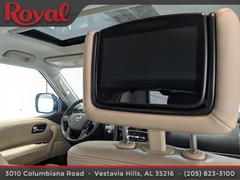 Used 2022 Nissan Armada Platinum w/ Captain's Chairs Package RWD image 11