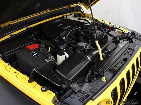 Used 2019 Jeep Wrangler Sport AWD/4WD image 35
