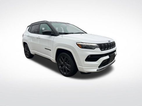 Used 2025 Jeep Compass Limited w/ High Altitude Package image 3