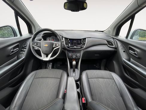 Used 2022 Chevrolet Trax LT w/ Driver Confidence Package image 13