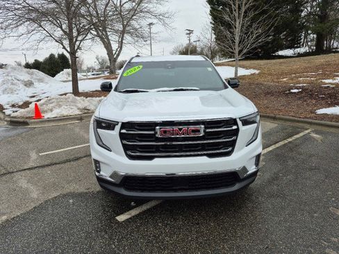 Used 2024 GMC Acadia Elevation w/ Luxury Package image 2