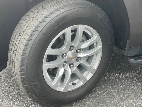 Certified 2021 Chevrolet Tahoe LT w/ Luxury Package image 2