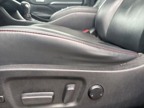 Used 2019 Toyota Highlander SE image 15