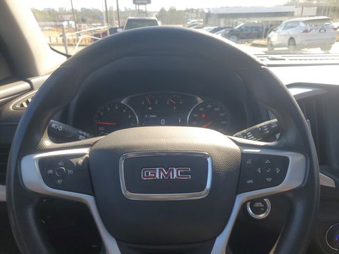 Used 2023 GMC Terrain SLE w/ Driver Convenience Package image 21