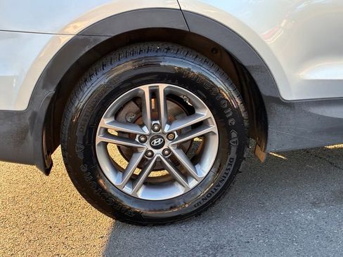 Used 2018 Hyundai Santa Fe Sport w/ 2.4L Value Package 02 FWD image 45