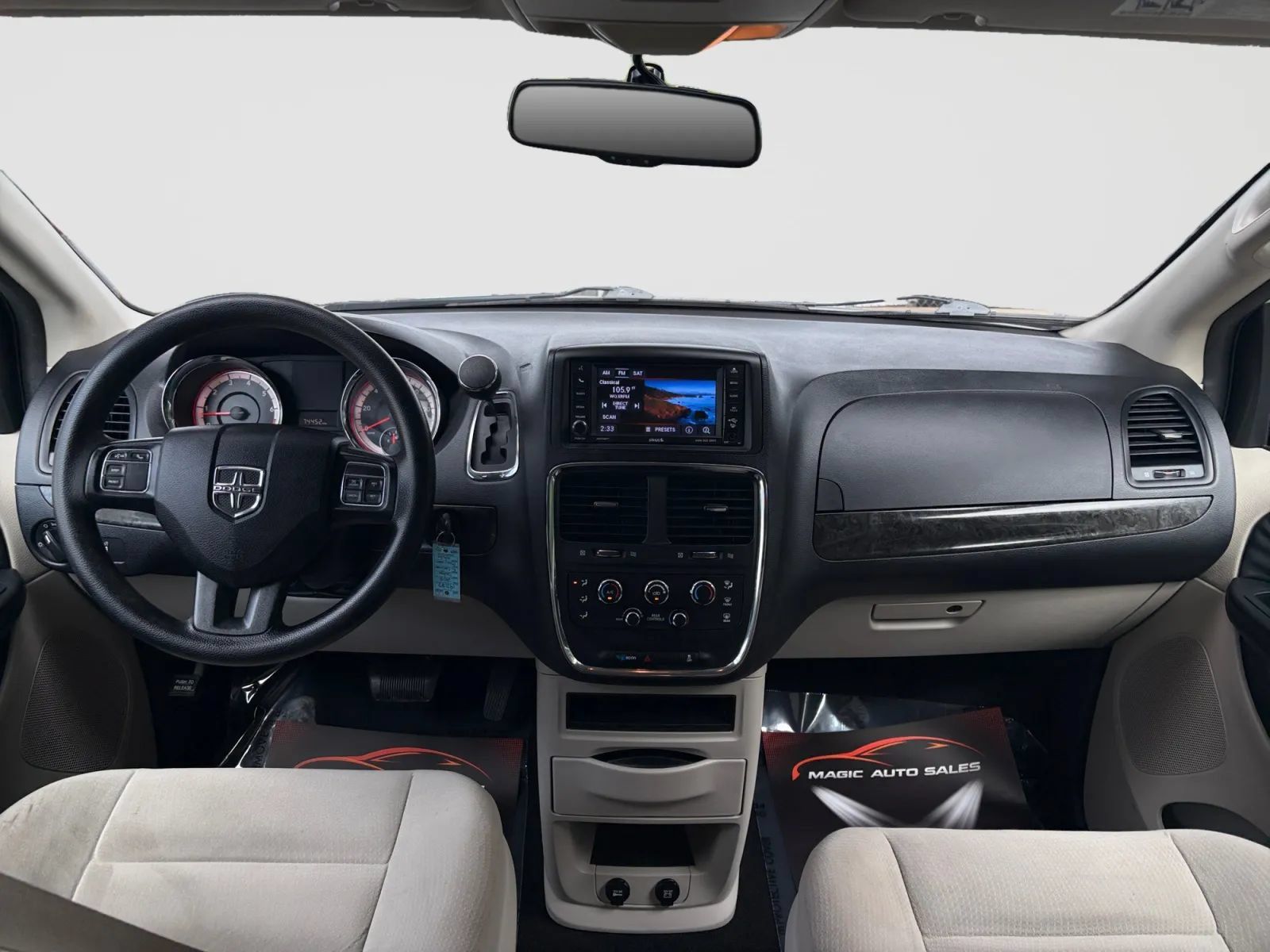 Used 2018 Dodge Grand Caravan SE w/ UConnect Hands-Free Group FWD image 24