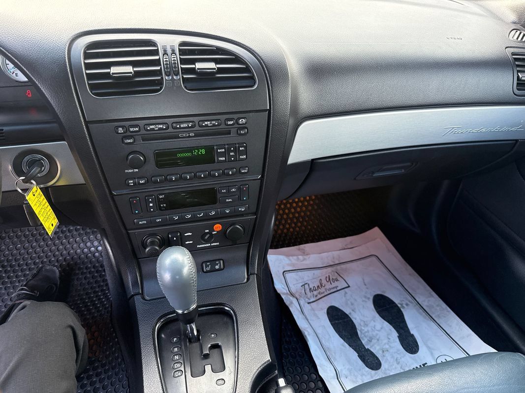 Used 2005 Ford Thunderbird RWD image 12