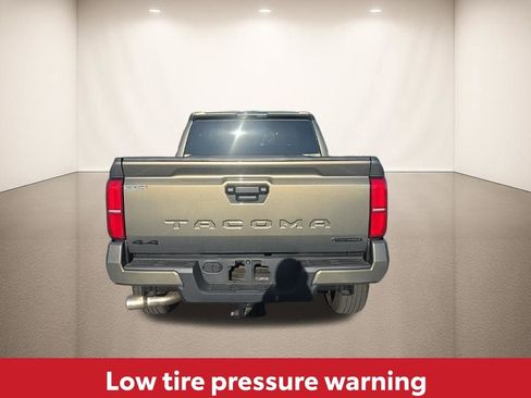 Used 2025 Toyota Tacoma TRD Sport image 9
