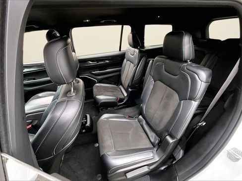 Used 2021 Jeep Grand Cherokee L Laredo image 21