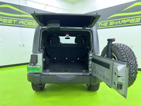 Used 2018 Jeep Wrangler Unlimited Sport S AWD/4WD image 9