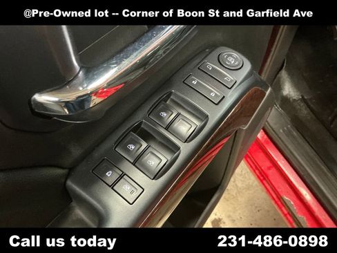 Used 2016 GMC Sierra 1500 SLE w/ SLE Value Package AWD/4WD image 16