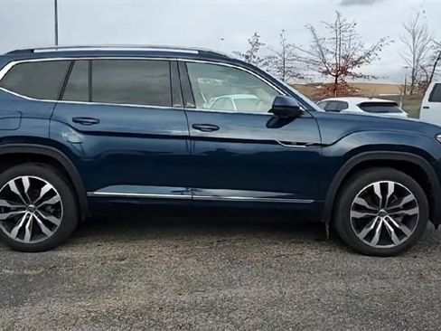 Used 2022 Volkswagen Atlas SEL Premium image 9