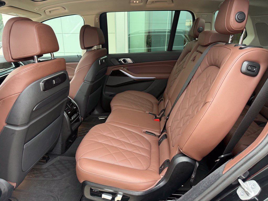 Used 2025 BMW X7 xDrive40i w/ Premium Package AWD/4WD image 15