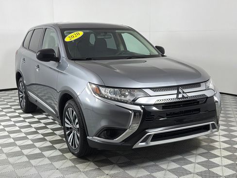 Used 2020 Mitsubishi Outlander ES image 3