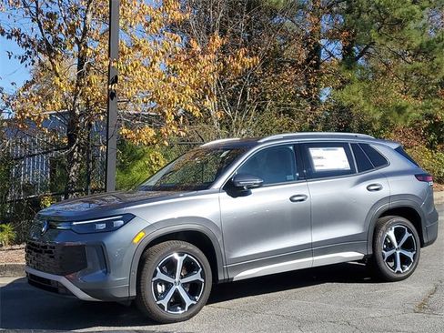 New 2025 Volkswagen Tiguan SE image 32