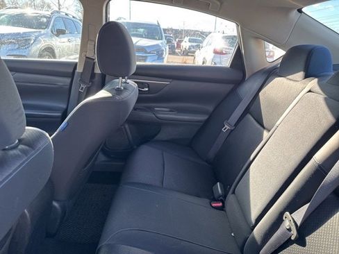 Used 2017 Nissan Altima 2.5 SR w/ LED Appearance Package image 13