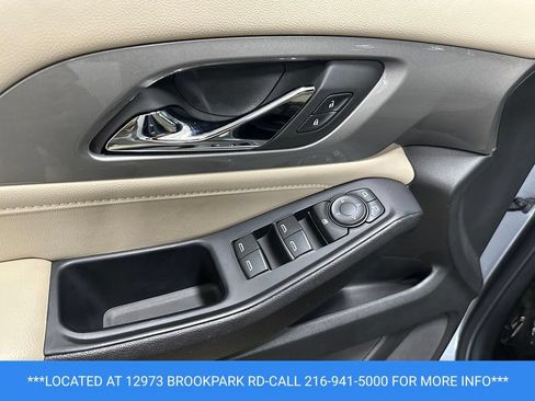 Used 2023 Chevrolet Traverse LS FWD image 8