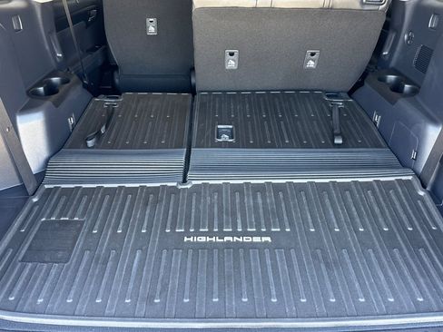 Used 2026 Toyota Highlander XLE AWD/4WD image 15