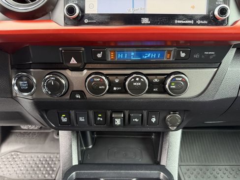 Used 2020 Toyota Tacoma TRD Off-Road w/ TRD Premium Off Road Package image 23