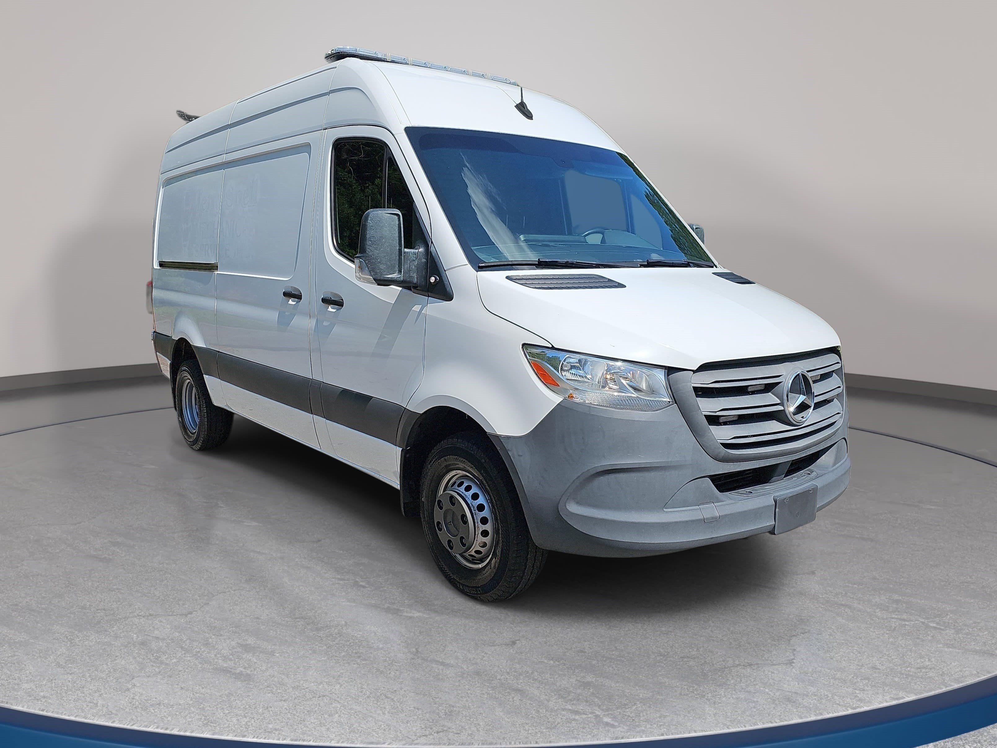 Used 2022 Mercedes-Benz Sprinter 4500 image 3