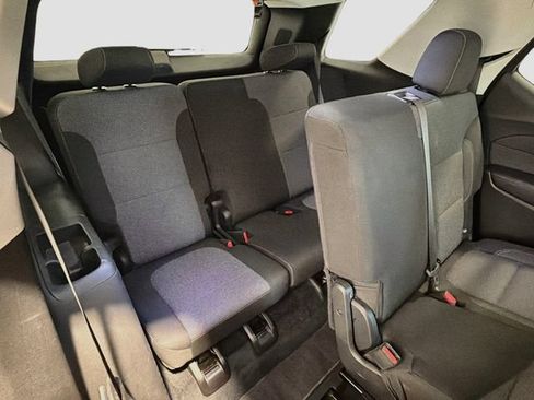 Used 2021 Chevrolet Traverse LS FWD image 23