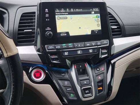 Certified 2022 Honda Odyssey Touring image 17