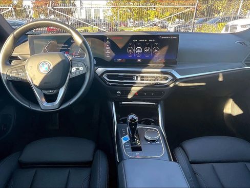 Used 2023 BMW i4 eDrive35 w/ Premium Package image 18