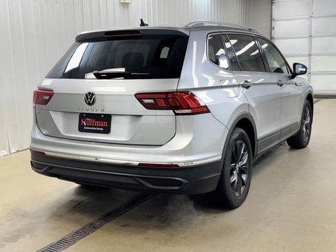 Used 2022 Volkswagen Tiguan SE image 5