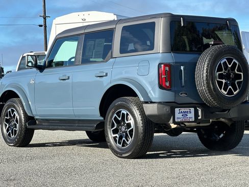 Used 2025 Ford Bronco Outer Banks image 3