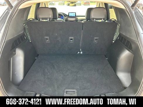 Used 2021 Ford Escape Titanium w/ Titanium Elite Package AWD/4WD image 14