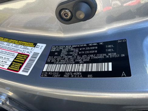 Used 2023 Toyota Highlander XLE image 32