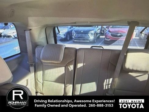 Used 2017 GMC Yukon Denali w/ Open Road Package AWD/4WD image 9