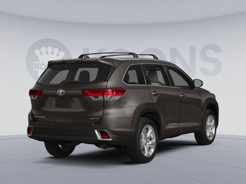 Used 2017 Toyota Highlander Limited Platinum w/ Carpet Mat Package AWD/4WD image 2