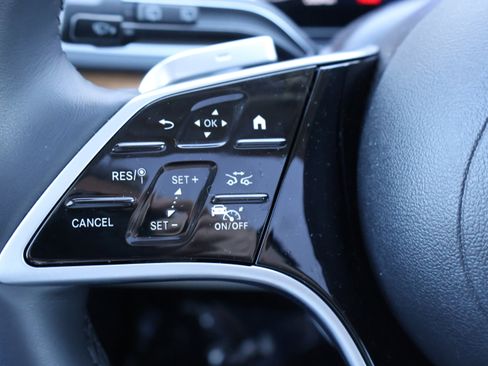 Certified 2025 Mercedes-Benz GLE 350 GLE 350W4 w/ 3rd Row Seat Package image 33