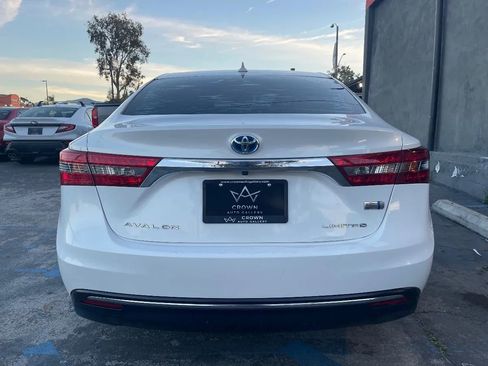 Used 2018 Toyota Avalon Limited FWD image 8