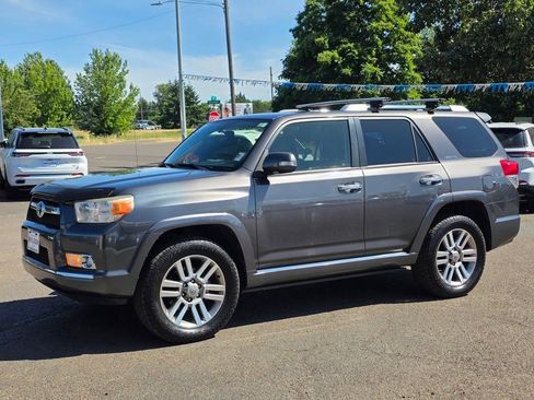 Used 2013 Toyota 4Runner Limited image 38