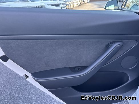 Used 2022 Tesla Model 3 Long Range image 28