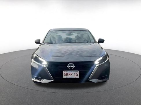 Used 2025 Nissan Altima 2.5 SV FWD image 4