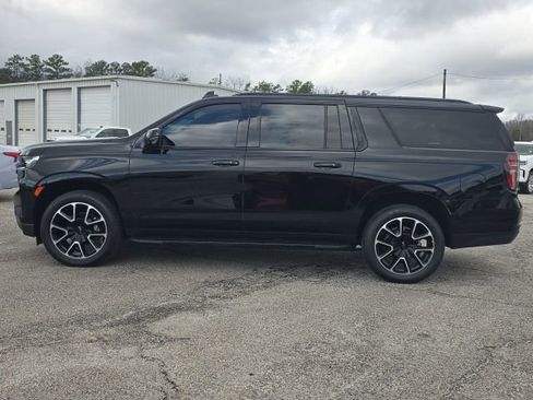 Used 2023 Chevrolet Suburban RST w/ Luxury Package image 2