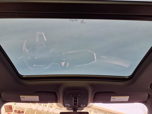 Used 2025 Audi Q3 2.0T Premium w/ Convenience Package image 27