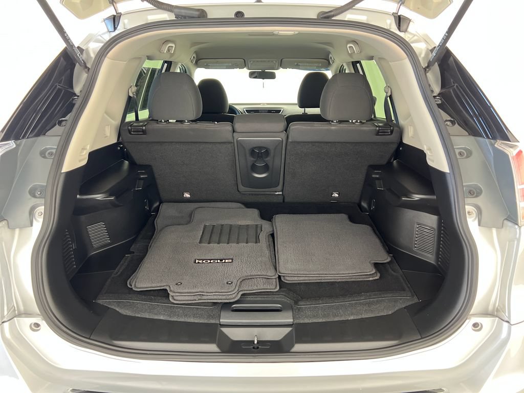 Used 2016 Nissan Rogue S FWD image 24
